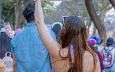 LA DEUDA DE LA SOCIEDAD CON LA MUJER